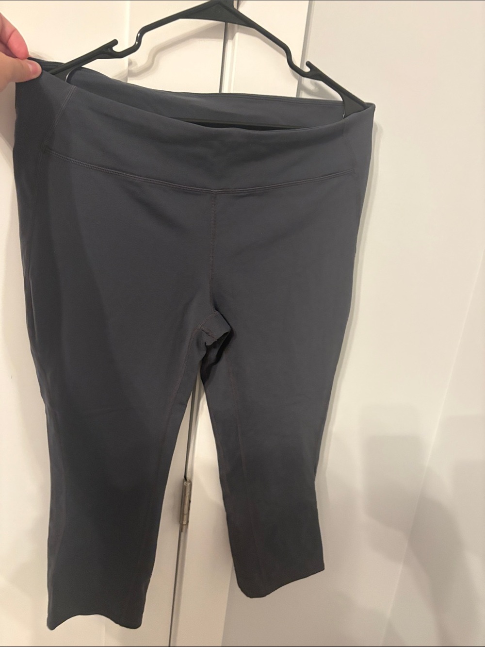GAP Women's Charcoal Gray Capri Leggings